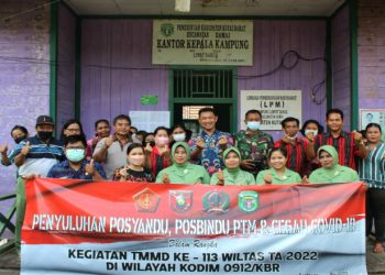 Gandeng Dinkes, Satgas TMMD ke-113 Kodim Kubar Berikan Penyuluhan di Kampung Lupat Dahuq