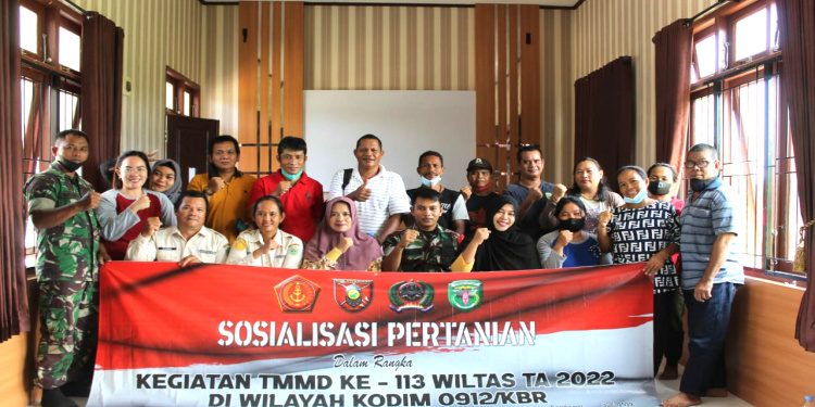 Puluhan Warga Ikuti Program Penyuluhan Pertanian Besutan Satgas TMMD 113 Kodim Kubar