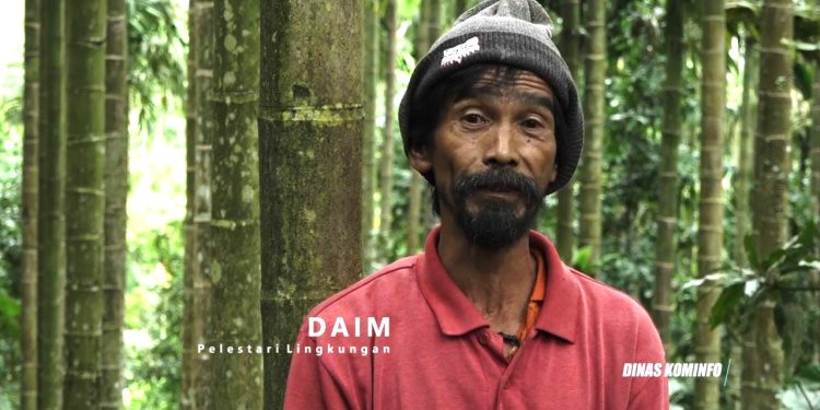Puluhan Tahun Jaga Lingkungan Hutan, Warga Lumajang Diganjar Kalpataru