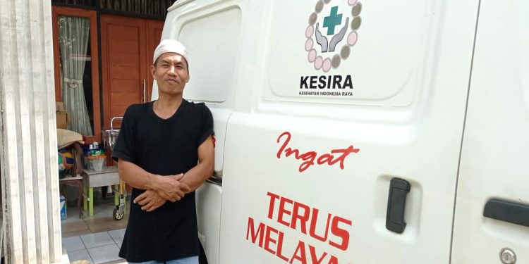 Alfi, Sopir Ambulance yang Belajar Kehidupan dari Menolong Orang