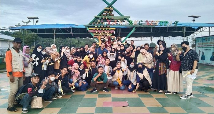 Jurusan Pariwisata Polnes Berikan Pelatihan di Kampung Ketupat