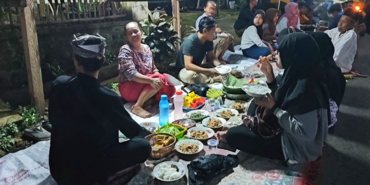 Jelang Idul Adha Warga Kemiren Banyuwangi Gelar Tradisi Tumpeng Sewu