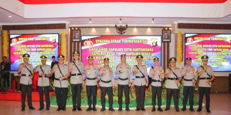 Sertijab 6 Kapolres Dipimpin Kapolda Kaltim Irjen Pol Drs Imam Sugianto
