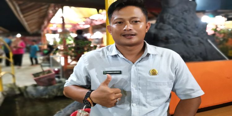 Belum Genap Setahun Menjabat Kades Makmur Jaya Sudah Mampu Bangun TPS