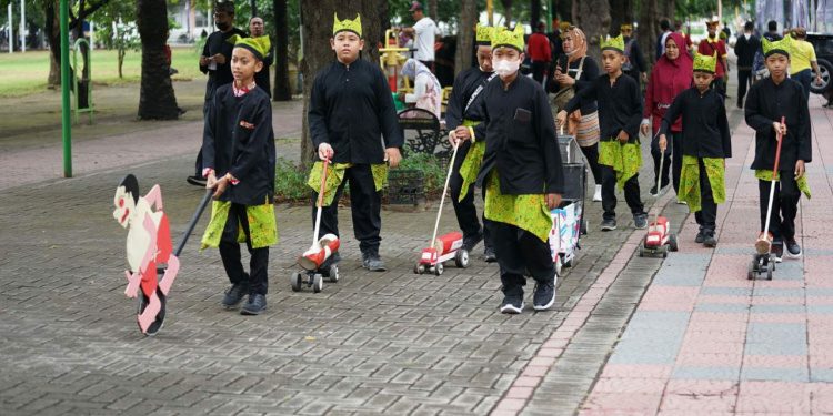 Bupati Banyuwangi: Anak Jangan “Mager” Berteman Gadget