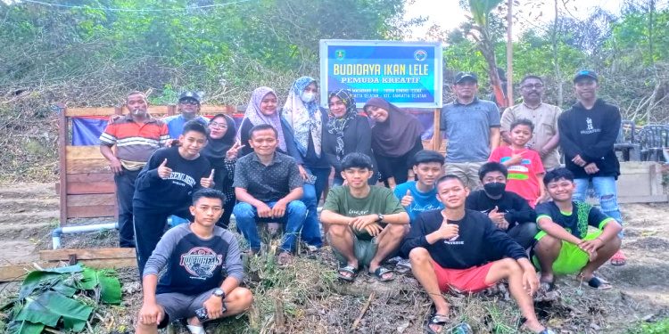 Dukung Pembinaan Pemuda Kreatif, Desa Sangsel Berikan Bantuan Ribuan Ekor Bibit Lele