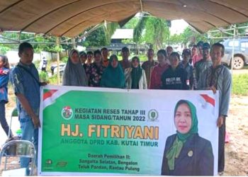 Cuaca Tak Mendukung, Fitriani Tetap Semangat Jalani Reses