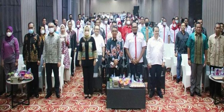 Kasmidi Nahkodai Ketua PMI Kutim, Asti Beri Ucapan Selamat