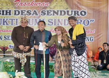 Masyarakat Desa Senduro Lumajang Gelar Kirab Jolen