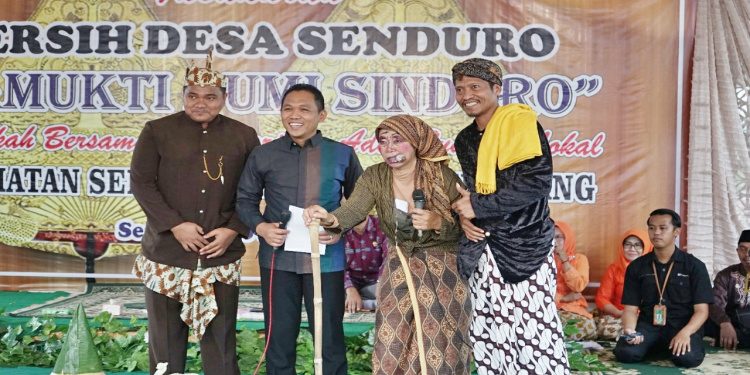 Masyarakat Desa Senduro Lumajang Gelar Kirab Jolen