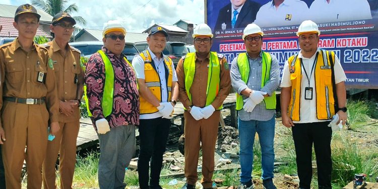Legislator Komisi V DPR RI, H Irwan Lakukan Peletakan Batu Pertama Program Kotaku di Sangkulirang