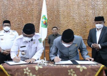 Pansus Raperda Pengelolaan Keuangan Daerah Berikan Catatan Kepada Pemerintah