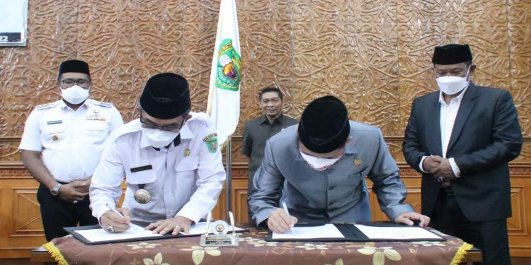 Pansus Raperda Pengelolaan Keuangan Daerah Berikan Catatan Kepada Pemerintah