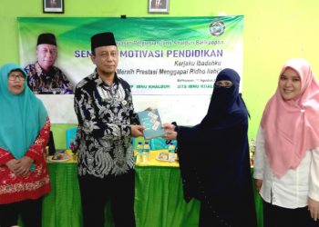 Tingkatkan Motivasi Kerja Para Guru, Yayasan Perguruan Ibnu Khaldun Balikpapan Gelar Seminar