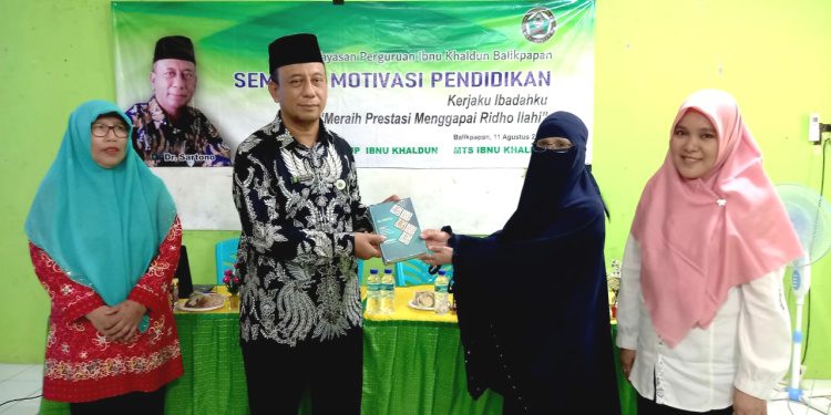Tingkatkan Motivasi Kerja Para Guru, Yayasan Perguruan Ibnu Khaldun Balikpapan Gelar Seminar