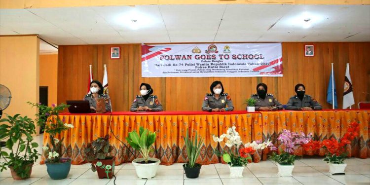 Meriahkan HUT ke-74 Polwan, Polres Kubar Kunjungi SLTP dan SLTA