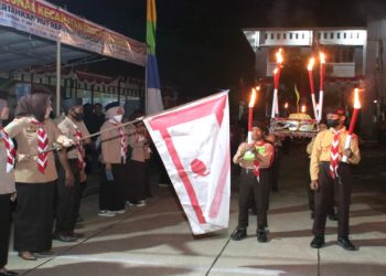 Ratusan Pelajar Meriahkan Pawai Obor
