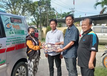 PWI Kaltim Peduli Bersama Sentra Budi Luhur Banjarbaru Bantu Memulangkan Pasien Miskin Patah Tulang Punggung ke Tuban