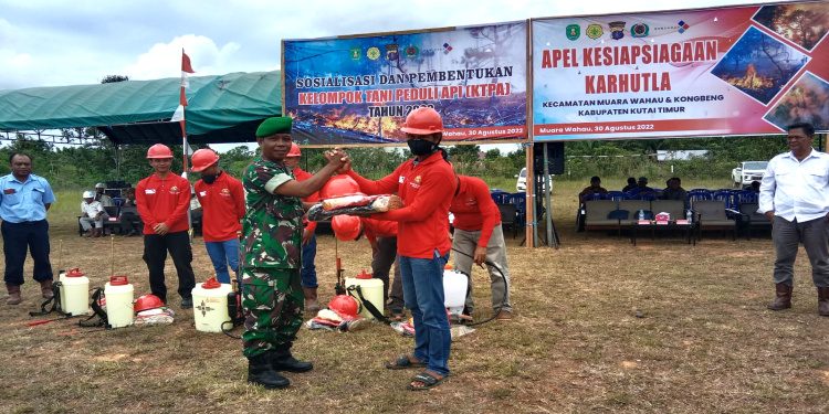 Lakukan Pendampingan Pencegahan Karhutla, Danramil 0909-03/Muara Wahau Sebut Personelnya Gencar Laksanakan Sosialisasi ke Masyarakat