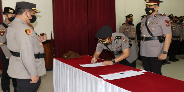 Kapolres Kubar AKBP Heri Rusyaman Pimpin Sertijab Anggota