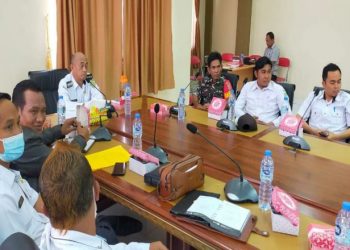 Hadiri Rapat Validasi Data Warga Kurang Mampu, Ini Saran Babinsa Koramil Bengalon