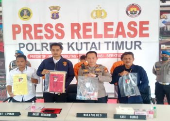 Polres Kutim Tangkap Tangan Pelaku Pungli di Desa Wanaasri, Wakapolres: Kami Proses Sesuai Hukum