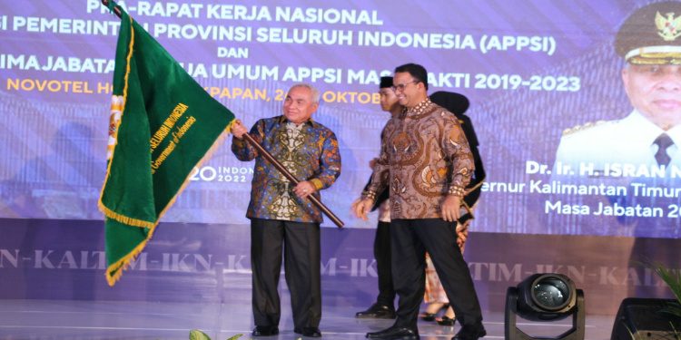 Isran Jadi Saksi Nikah