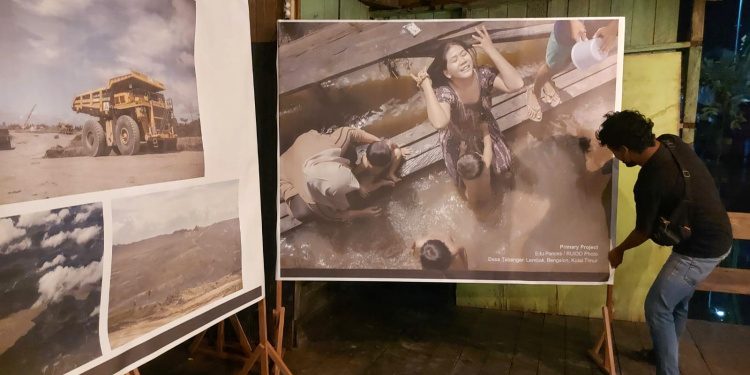 PWI Kutim Inisiasi Diskusi Banjir Sangatta dan Pameran Foto Lingkungan