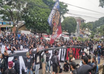 Kejati Jatim Merespon Aksi Unjuk Rasa Aremania