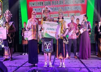 SMAN 10 Samarinda Juara Duta Pelajar Sadar Hukum Kaltim 2022