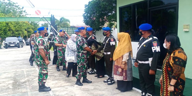 Kunker ke Kutim, Danpomdam VI Mulawarman Resmikan Musholla hingga Berikan Arahan ke Personel Subdenpom