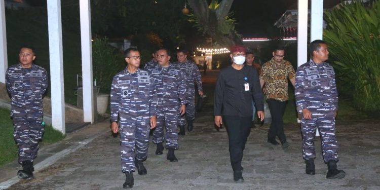 Bantu Evakuasi Korban KMP Mutiara 1, 120 Taruna AAL Dapat Apresiasi dari Pemkab Banyuwangi