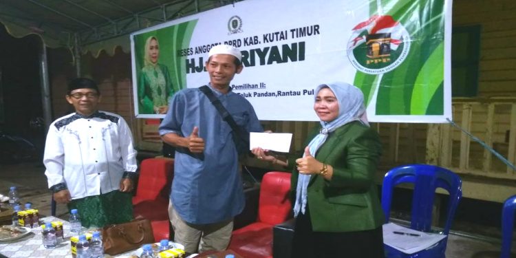 Kelompok Madu Kelulut Trigona Sangatta Terima Bantuan dari Fitriyani