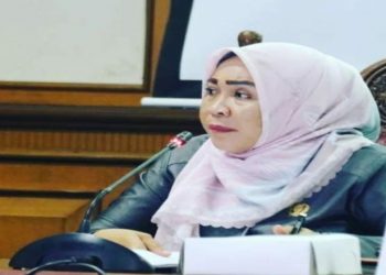 Fitriyani Sasar Pembangun Jalan Perkebunan Warga