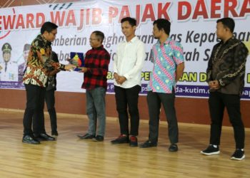 Pemkab Kutim Beri Award ke Wajib Pajak, Ini Daftarnya
