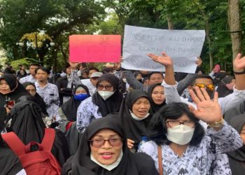 Guru, Pinjol dan Benjol