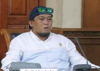 Peduli Masyarakat, Asmawardi Serahkan Dua Mobil Ambulance