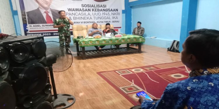 Tak Hanya Hadir, Danramil 0909-07/Teluk Pandan Berikan Materi Terkait Wasbang Pada Masyarakat