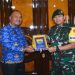 Pangdivif 2 Kostrad Kunjungi Satgas Yonarmed 1 Kostrad di Provinsi Maluku