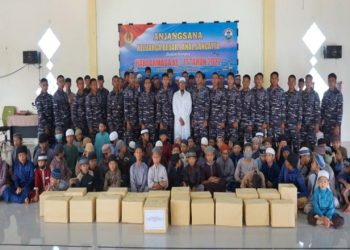 Anjangsana ke Ponpes Ibnu Katsir, Danlanal Sangatta Serahkan Bantuan dan Sosialisasikan Hal Ini