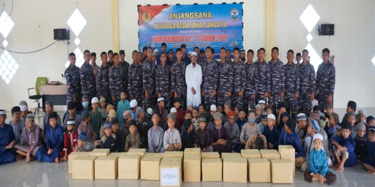 Anjangsana ke Ponpes Ibnu Katsir, Danlanal Sangatta Serahkan Bantuan dan Sosialisasikan Hal Ini