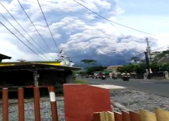 Persis Setahun Semeru Erupsi Kembali