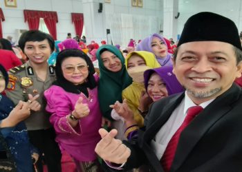 Puisi “Mama” di Hari Ibu