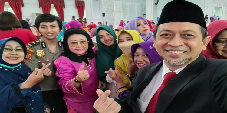 Puisi “Mama” di Hari Ibu