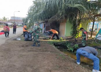 Minggu Pertama Januari Koramil 0909-01 Pelopori Gotong Royong Pembersihan Taman Bersemi Sangatta Utara