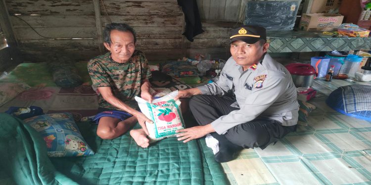 Bentuk Kepedulian Polsek Penyinggahan, Melaksanakan Giat Bansos