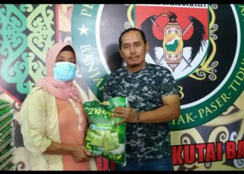 Bantu Warga Kurang Mampu, Pasak Bakudapati Kubar Bagikan Beras