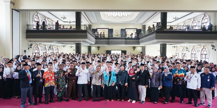 Bupati Lumajang Minta Anggota PPS Harus Profesional Dalam Tugas