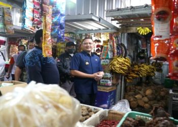 Pantau Inflasi Harga Bahan Pokok, Pj Walikota Batu Sidak Pasar Relokasi di Stadion Brantas