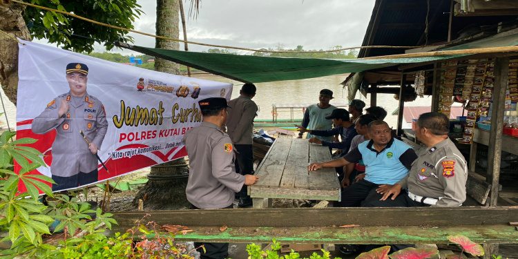 Jum’at Curhat, Cara Kapolsek Melak Dengar Keluhan Masyarakat